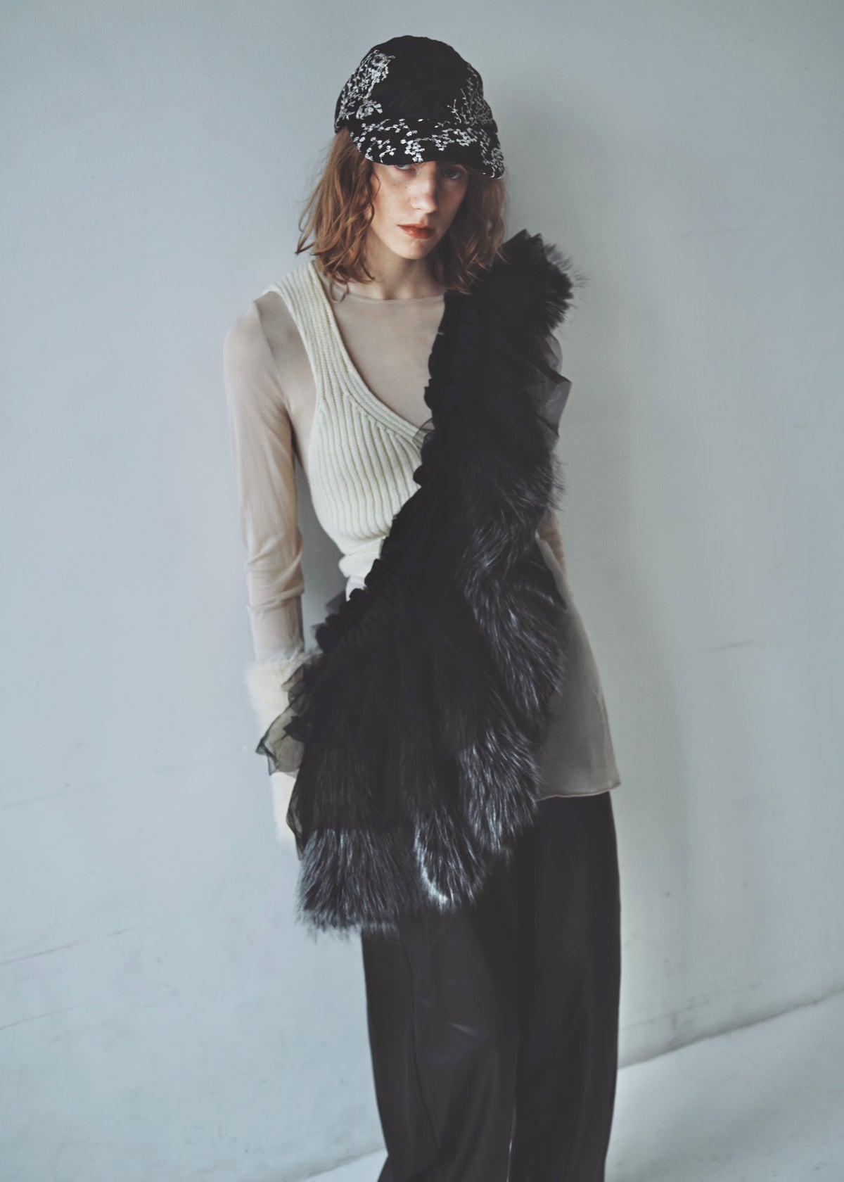 DŌRA VORAN | Fur-Ruffled Hidden Bag - NOIR FOX