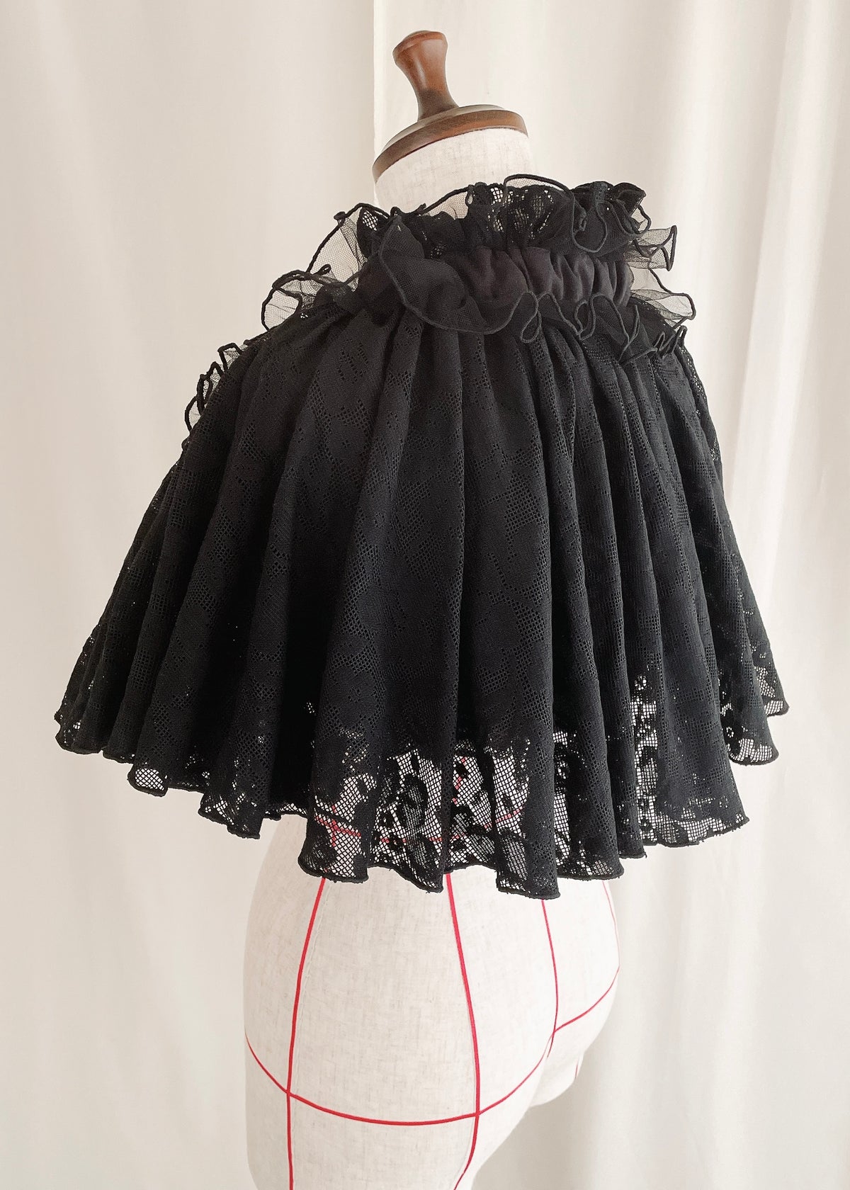 DŌRA CÎTA | Ruffled Hidden Bag - OFF WHITE