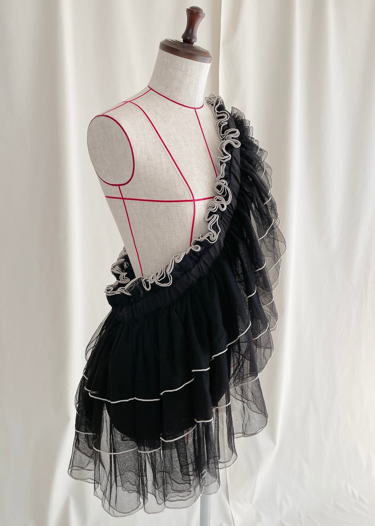 DŌRA TIER Maxi | Ruffled Hidden Bag - MELLOW BLACK