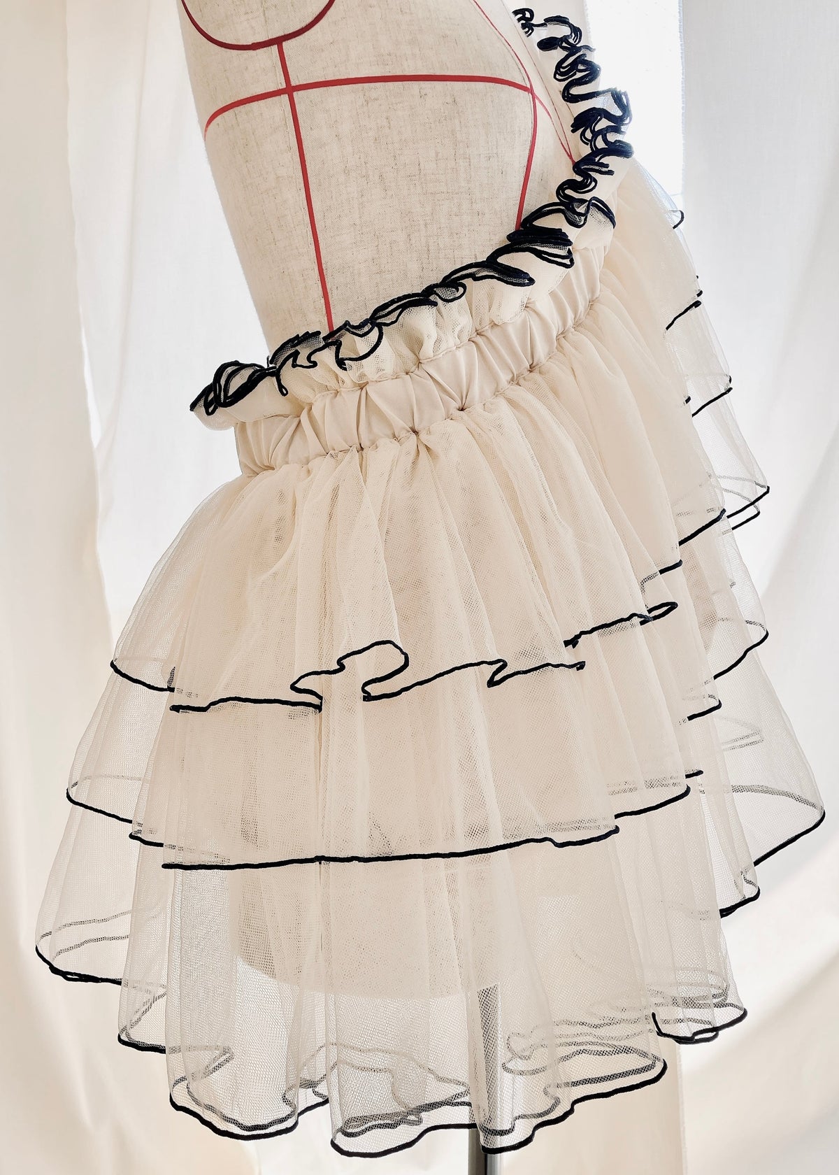 DŌRA TIER Maxi | Ruffled Hidden Bag - SEA WHITE