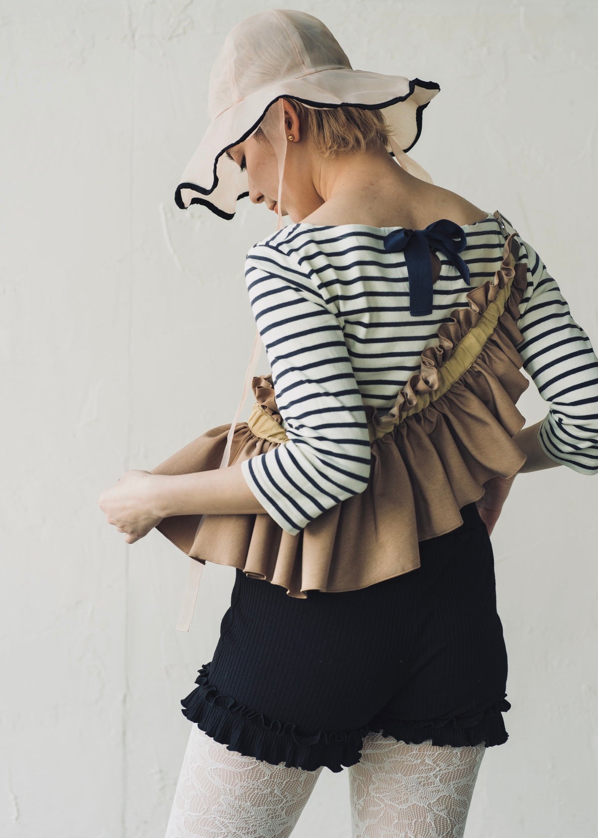 DŌRA | Versatile Ruffled Bag - SAND