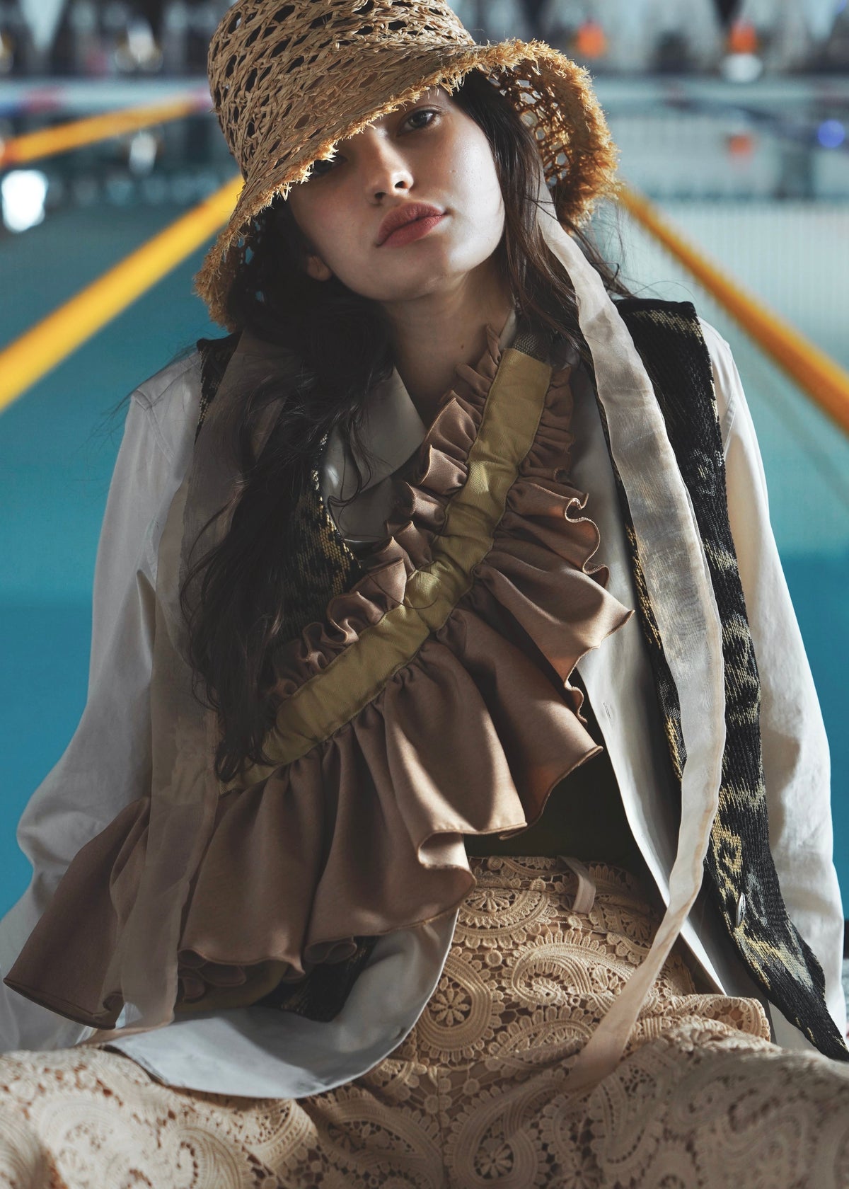 DŌRA | Versatile Ruffled Bag - SAND