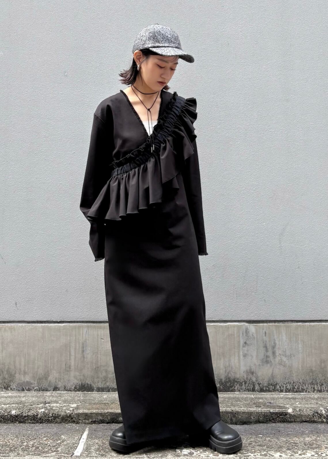 DŌRA | Versatile Ruffled Bag - BLACK