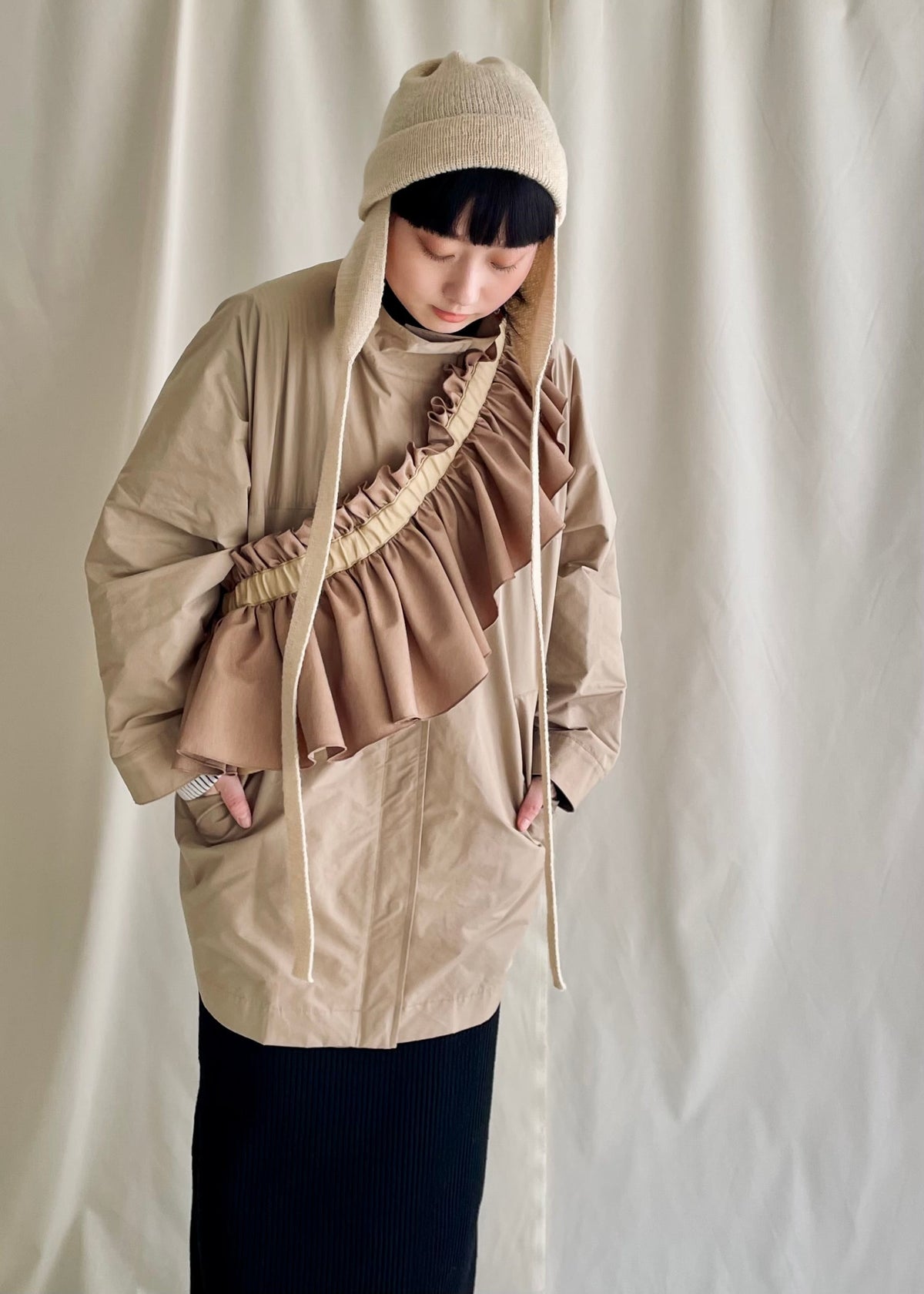 DŌRA | Versatile Ruffled Bag - SAND