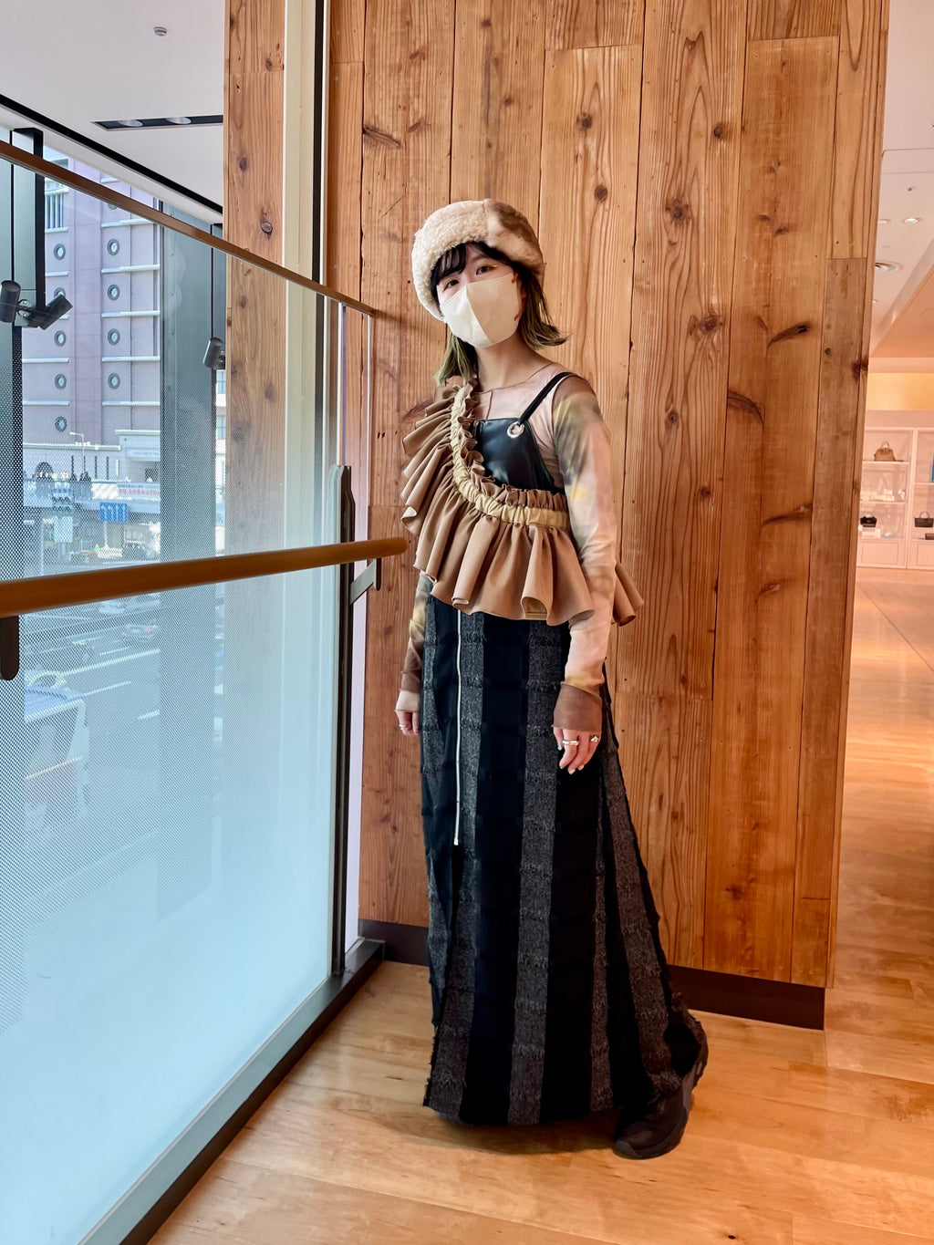 DŌRA | Versatile Ruffled Bag - SAND